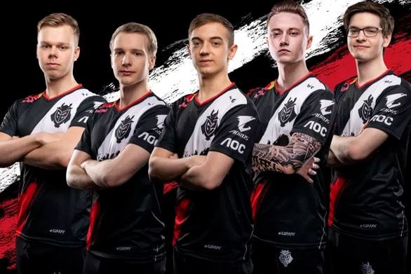 而今年夏窗 而今年夏窗