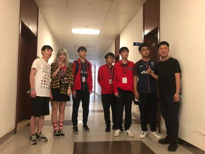 由辅助主导 由辅助主导